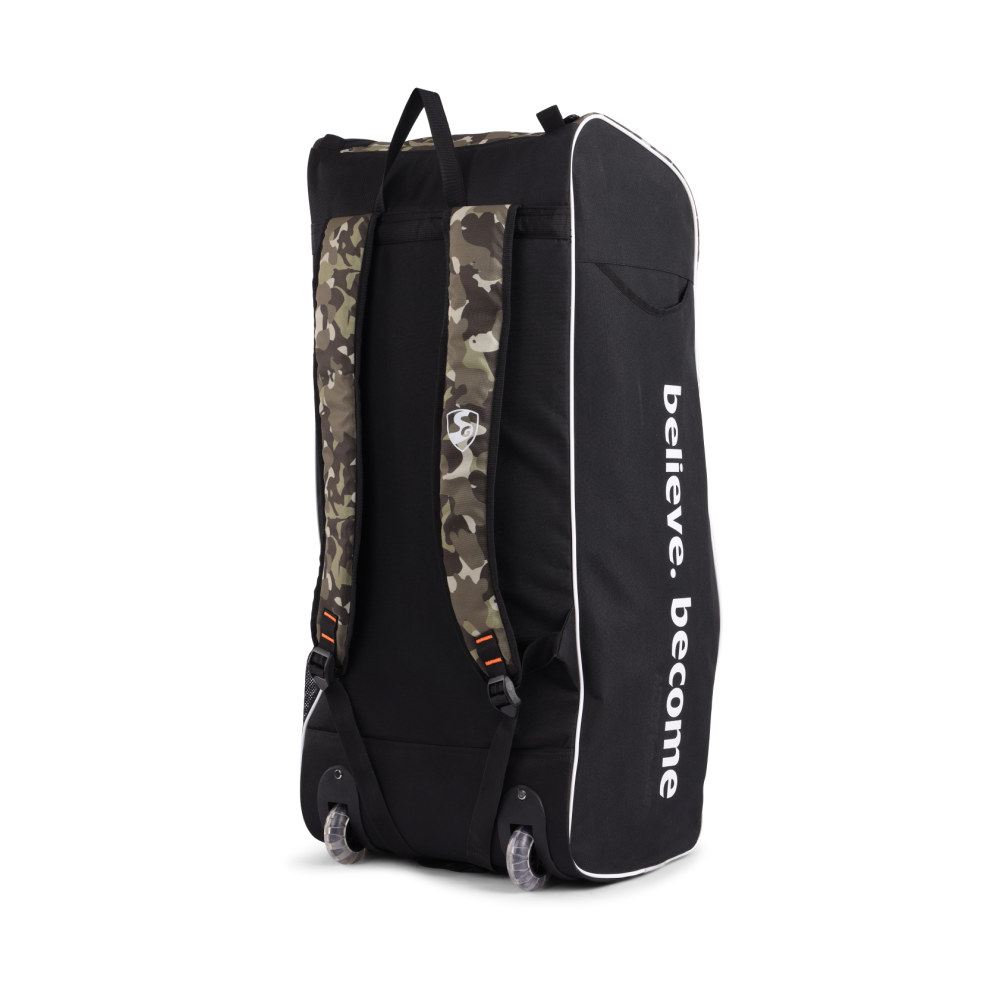 SG Blaze Junior Duffle Wheelie Kit Bag SG Blaze Junior Duffle Wheelie Kit Bag