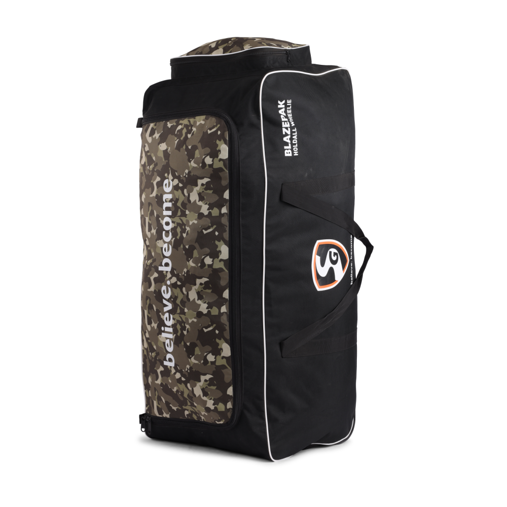 SG Blazepak Holdall Wheelie Kit Bag SG Blazepak Holdall Wheelie Kit Bag
