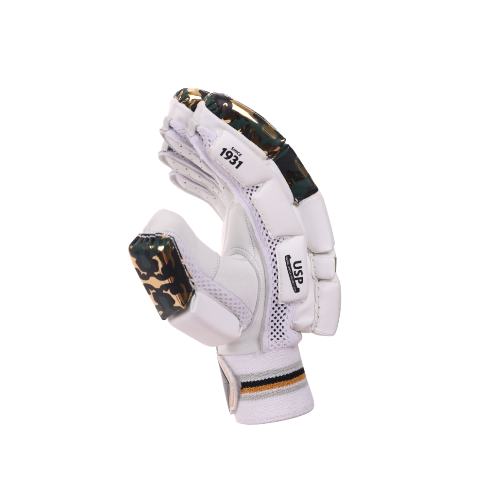 SG Savage Lite Batting gloves