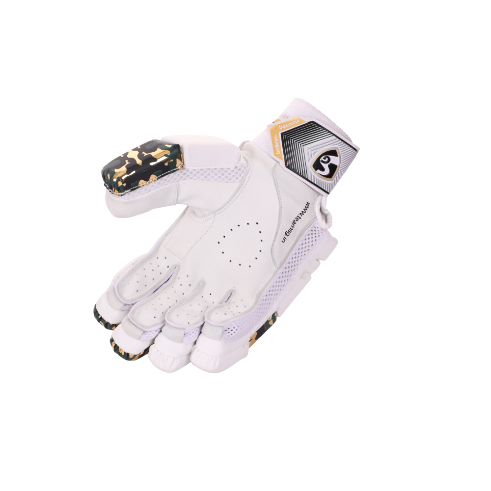 SG Savage Lite Batting gloves