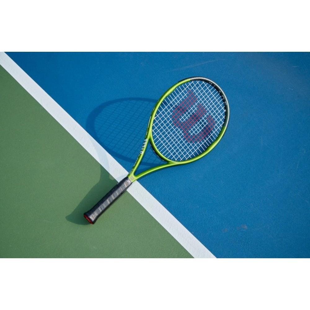 Wilson Blade Feel RXT 105 Tennis Racquet 